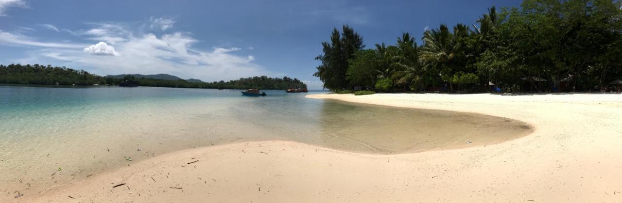Blue Bay Divers Likupang Bangka Eksteriør billede